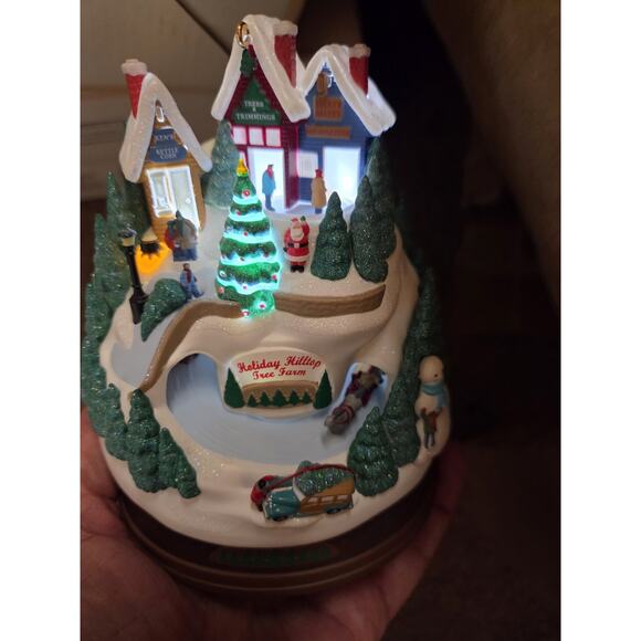 Hallmark 2009 Holiday Hilltop Tree Farm Magic Christmas Ornament Light Motion - Picture 1 of 11